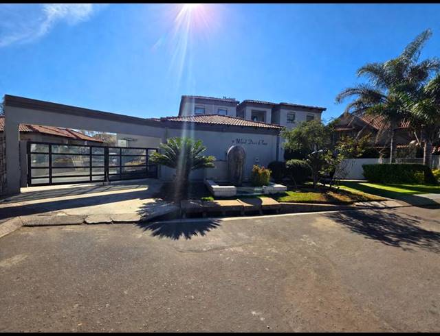 4 BEDROOM HOUSE FOR SALE IN GLEN EAGLE ESTATE